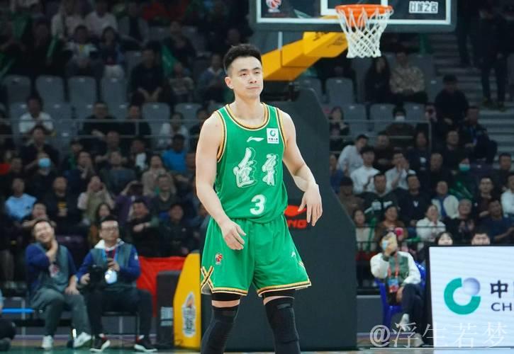 3月31日常规赛:辽宁对阵山东 赵继伟精彩表现 3月31日常规赛:辽宁对阵山东 赵继伟精彩表现