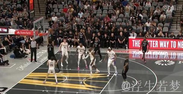 里弗斯跟进补篮得分，詹姆斯上篮未中